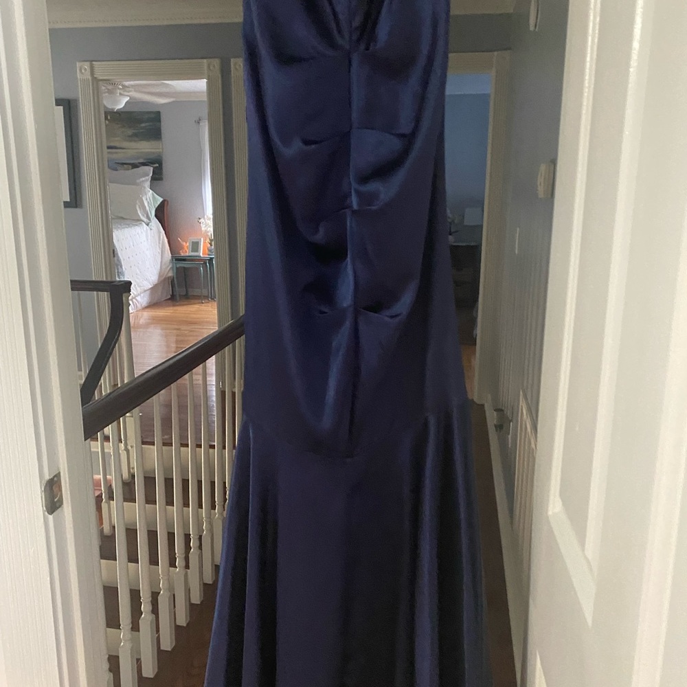 Formal dress - Picture 9 of 9